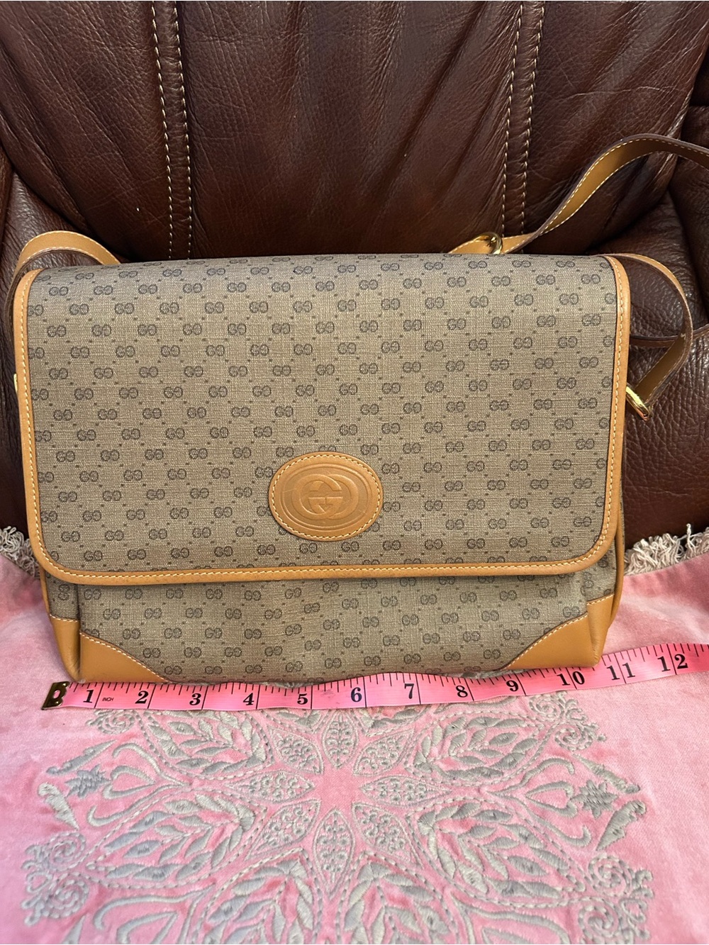 Gucci Supreme Messenger/crossbody Bag EUC